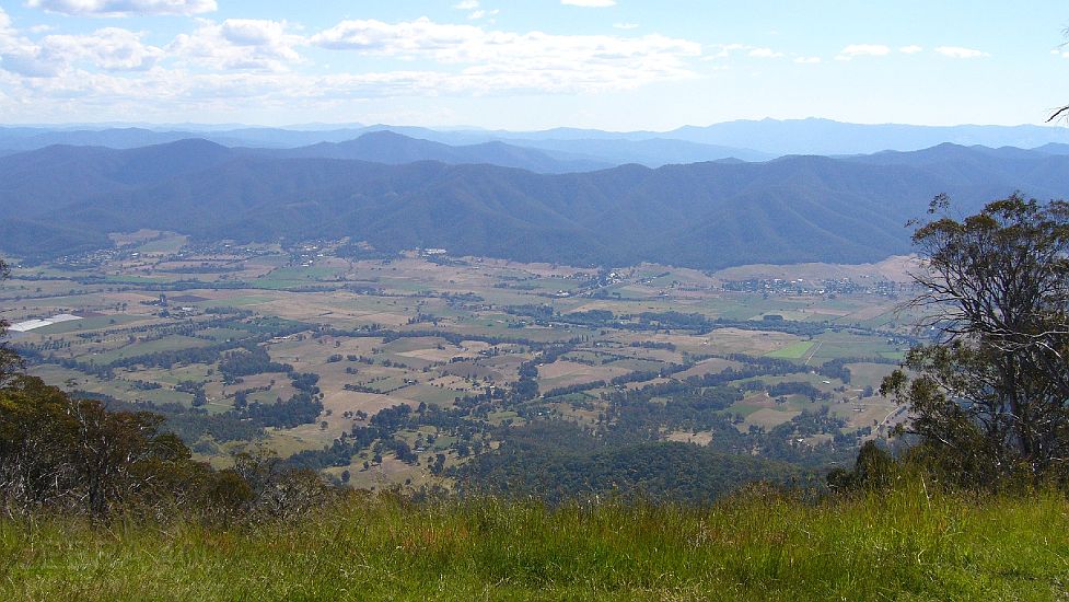 24-Spectacular views of Mt Beauty& Tawonga Gap from Mt Emu.JPG